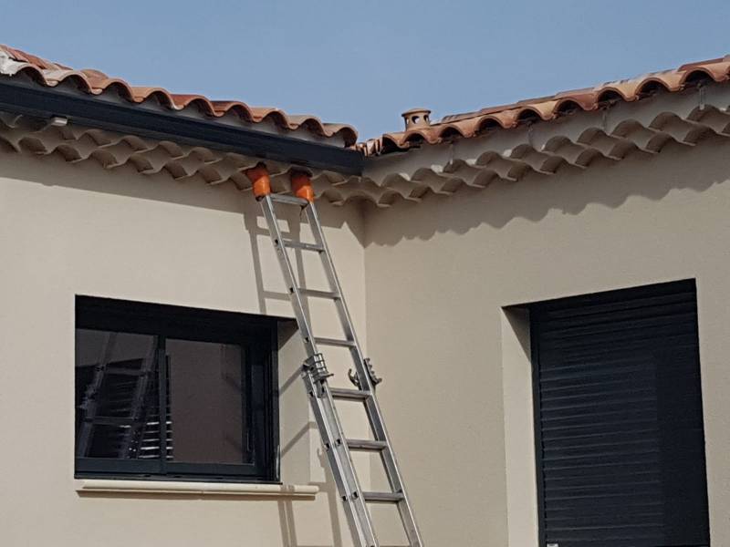 Trouver un fabriquant de gouttières en aluminium sur maison neuve dans le Vaucluse